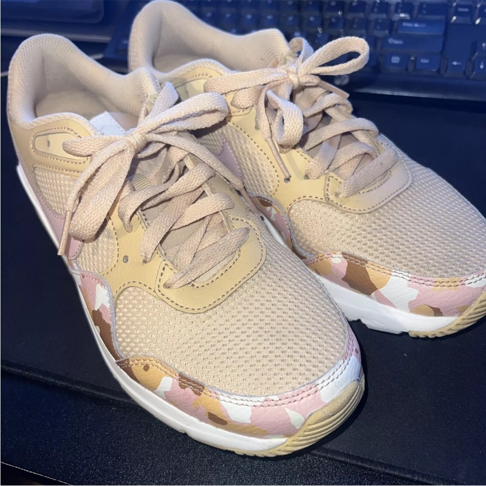 Nike Air Max SC Sneakers Womens Size 7y/8.5 Sesame Pink Camo Print DX3733-200